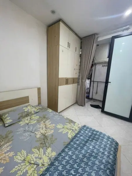 C/C Trương Định, P. Võ Thị Sáu, Q3, 73M2, 2Pn, Lầu 2, 9Tr/Tháng.