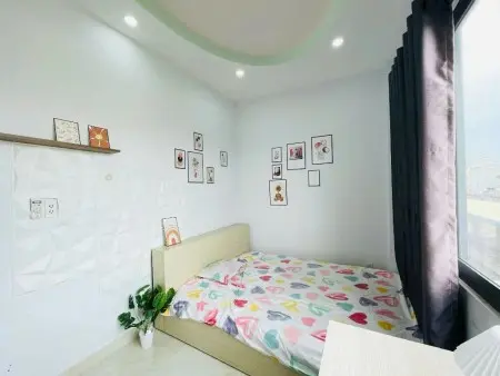 Cho Thuê Phòng Trọ Full Nội Thất Cửa Sổ Lớn View, Máy Giặt Riêng Gần Công Trường Dân Chủ, Đbp