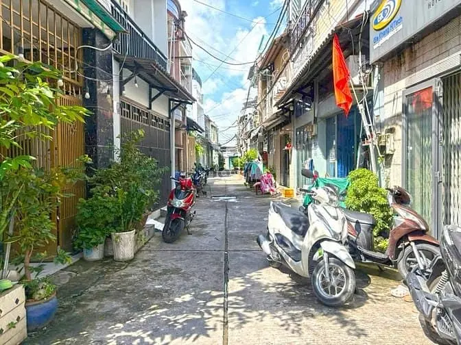 Nhà Chính Chủ Hẻm 4M Đường Bình Trị Đông, 4 X 13M, 1 Lầu. Giá: 3.75 Ty