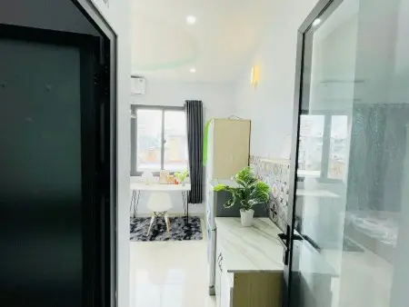 Cho Thuê Phòng Trọ Full Nội Thất Cửa Sổ Lớn View, Máy Giặt Riêng Gần Công Trường Dân Chủ, Đbp