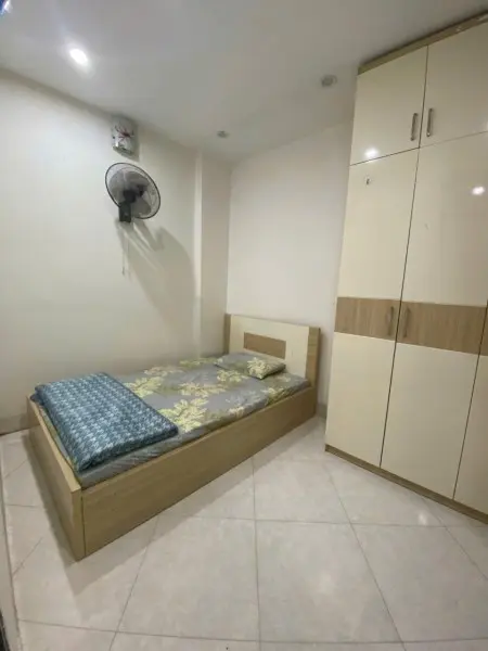 C/C Trương Định, P. Võ Thị Sáu, Q3, 73M2, 2Pn, Lầu 2, 9Tr/Tháng.