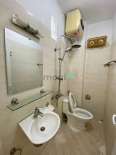 Bán Nhà Văn Chương Đống Đa 5 Tầng 32M2 , Mt 4M , Vị Trí Siêu Đẹp