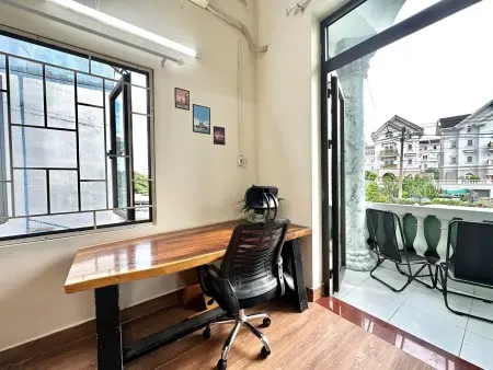 Duplex Ban Công Ngay Công Viên Bến Hải - Cổng Sau Đại Học Văn Lang