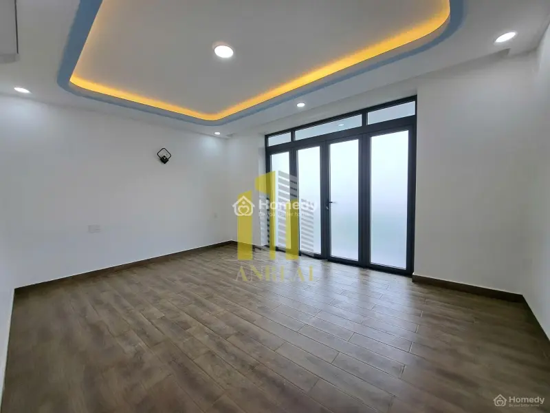 Nhà 9 Phòng Cho Làm Chdv - Giá 50 Triệu - 4 Lầu Thang Máy