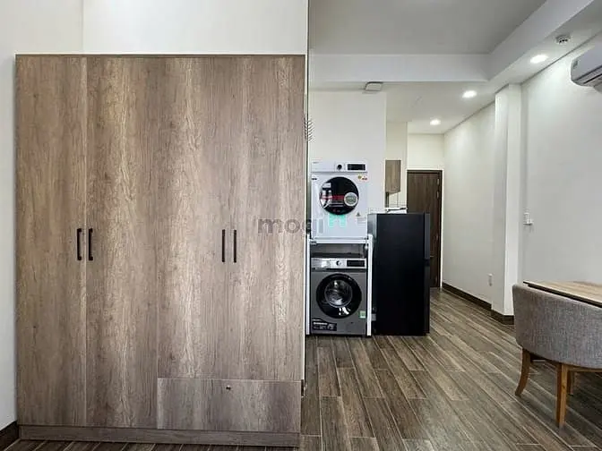 Trống Sẵn Căn Hộ Full Nội Thất Có Máy Chiếu, Ban Công, Máy Giặt Gần Q1