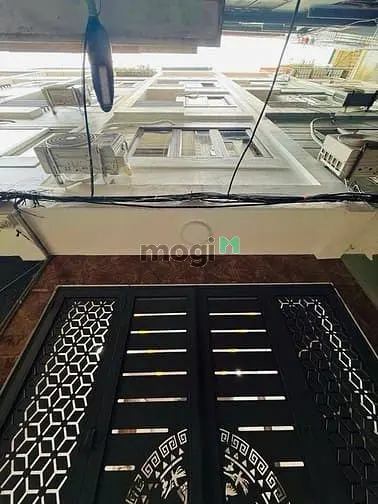 Bán Nhà Phố Khương Đình 5 Tầng 32M2 , Mt 3M Cực Thoáng , 30M Ra Ô Tô .