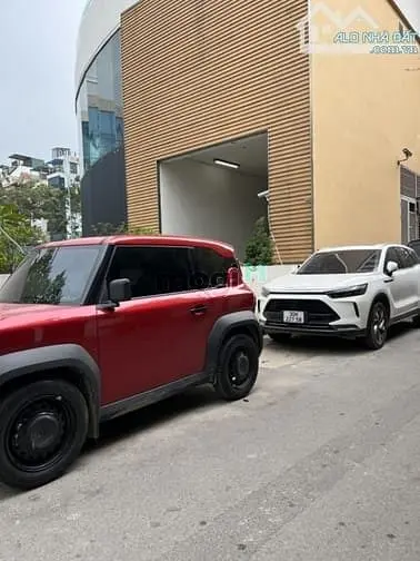 Lạc Long Quân - Tây Hồ - Ô Tô - 148 M2 - 3 Tầng - Giá 33.6 Tỷ