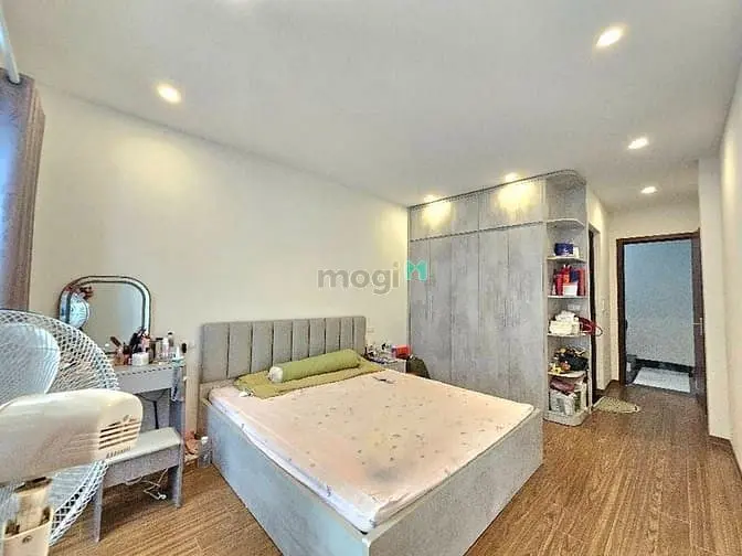 Bán Nhà 6 Tầng Full Nội Thất Tại Phố Bồ Đề - Khu Trung Tâm Phường