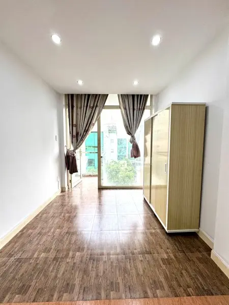Chính Chủ Cho Thuê Phòng Ban Công - Ngay Trung Tâm Quận 1 - Gần Chợ Đakao - Tân Định - Cầu Bông