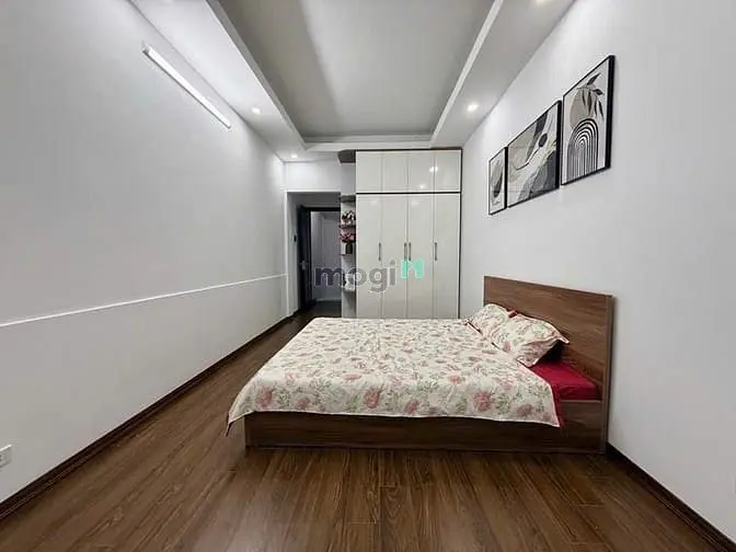 Bán Nhà Phố Khương Đình 5 Tầng 32M2 , Mt 3M Cực Thoáng , 30M Ra Ô Tô .