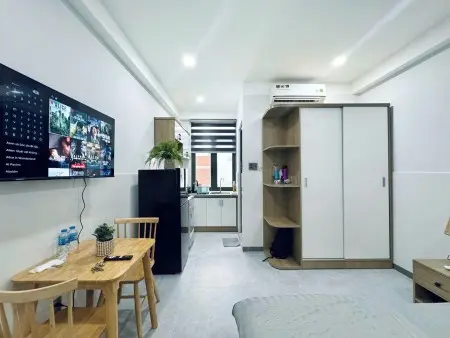 Cho Thuê Phòng Thang Máy - Cửa Sổ - Nhà Mới - Máy Giặt Riêng - Ngay Hàng Xanh - Đh Hutech - Đh Hiu