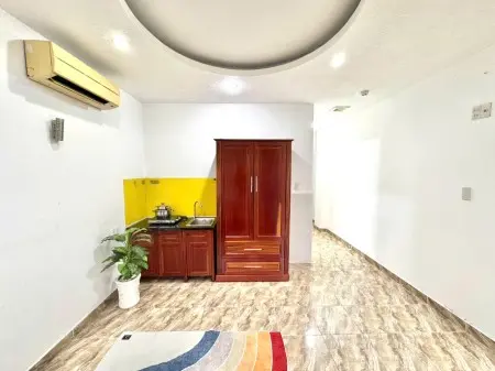 Phòng Ban Công Thoáng Mát Ngay Chợ Tân Sơn Nhất - Giá Hấp Dẫn