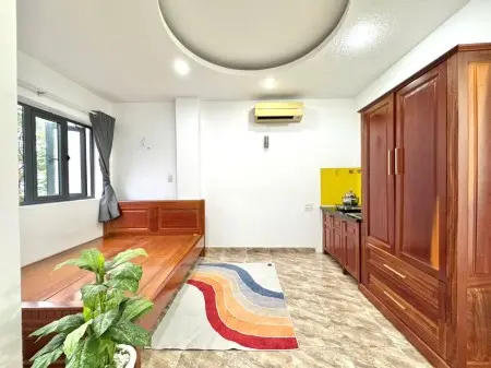 Phòng Ban Công Thoáng Mát Ngay Chợ Tân Sơn Nhất - Giá Hấp Dẫn