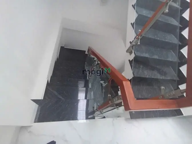 Bán Nhà Quận 2- 3 Tầng- 6Pn,Ngang Khủng 7M-Hẻm 4M-Sổ Riêng-Chỉ 6,4 Tỷ