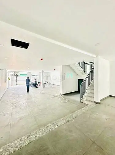 Spa -Nha Khoa Mt Số 63 Mai Thị Lưu, Q1. Dt: 8X20M, Kc: Trệt 3 Lầu