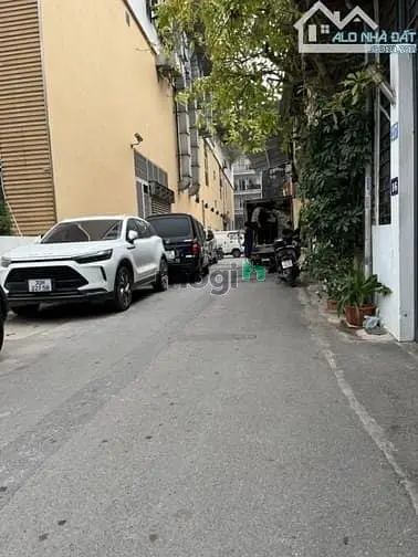 Lạc Long Quân - Tây Hồ - Ô Tô - 148 M2 - 3 Tầng - Giá 33.6 Tỷ