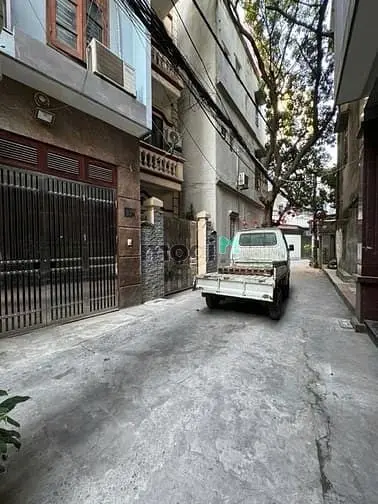 Bán Nhà Phố Khương Đình 5 Tầng 32M2 , Mt 3M Cực Thoáng , 30M Ra Ô Tô .