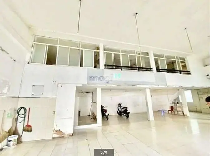 Nhà Hàng+ Cafe Mt Số 6 Trần Phú, Q5. Dt: 15X12M, Kc: Trệt 3 Lầu