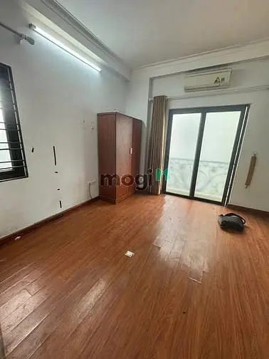 Bán Nhà 5 Tầng X 40M2 Phố Nguyên Hồng, Mặt Tiền 4M, Giá 13.2 Tỷ