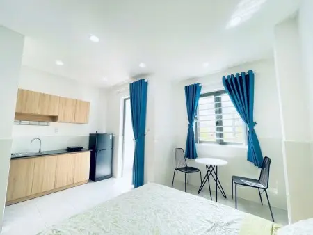 Phòng Mới Xây Full Nội Thất Có Ban Công Lớn Nằm Ngay Thích Quãng Đức,Phú Nhuận