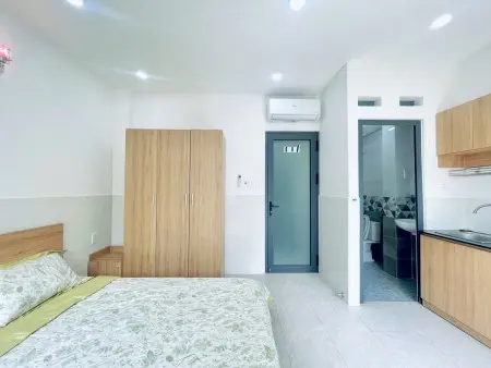 Phòng Mới Xây Full Nội Thất Có Ban Công Lớn Nằm Ngay Thích Quãng Đức,Phú Nhuận