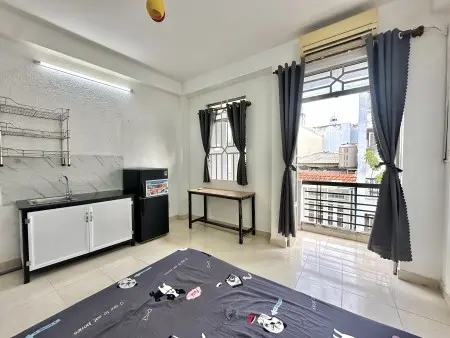 Phòng Ban Công Trống Sẵn Cho Thuê Full Nội Thất Ngay Ngã Tư Phú Nhuận