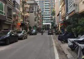 Cho Thuê Nhà 5 Tầng – Ngõ Ô Tô Tránh, Vỉa Hè Rộng – 282 Lạc Long Quân