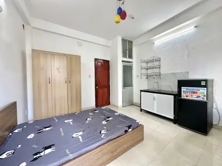 Phòng Ban Công Trống Sẵn Cho Thuê Full Nội Thất Ngay Ngã Tư Phú Nhuận