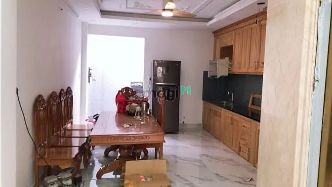 Siêu Phẩm - Thang Máy - Gỗ Đỏ - 5 Tầng Mới Keng - Vip Hiệp Bình Phước