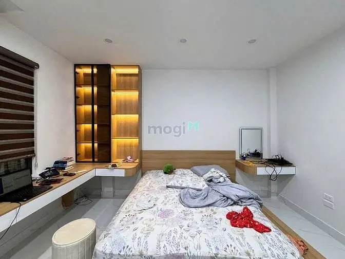 Nhà Mới Ở Ngay Phố Khâm Thiên Đống Đa - 5 Tầng 25M2 , Mt 4 M - 8,9 Tỷ