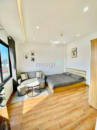 Studio View Kính- Cửa Sổ- Đi Bộ Ngoại Thương