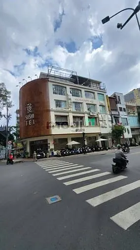 Cho Thuê Tòa Nhà Góc 2Mt Võ Văn Tần, Q3. Dt: 20X8M, Kc: Trệt 3 Lầu St