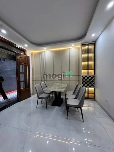Bán Nhà 6 Tầng Thang Máy Phố Văn Chương , Đống Đa , 36M2 , Mt 4M