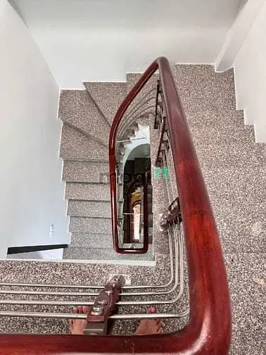 Nhà Mới Ở Ngay Phố Khâm Thiên Đống Đa - 5 Tầng 25M2 , Mt 4 M - 8,9 Tỷ