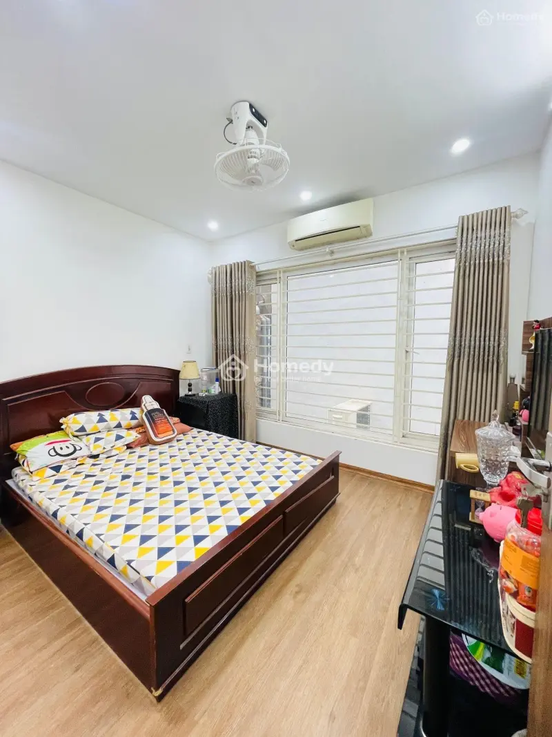 Hiếm Khu Ba Đình - 5 Tầng Rộng Thoáng Ở Luôn - Gần Phố - Siêu Công Năng Tiện Ích