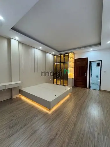 Bán Nhà 6 Tầng Thang Máy Phố Văn Chương , Đống Đa , 36M2 , Mt 4M