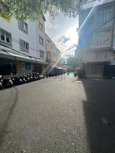 Bán Nhà Hxh 20M Sát Mặt Tiền Thành Thái P12 Q10 4.2X16M 5 Tầng Chỉ 20T