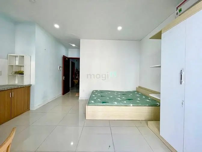 Căn Hộ Studio Full Nội Thất Mới Toanh - Ngay Hàng Xanh- Sát Bên Hutech