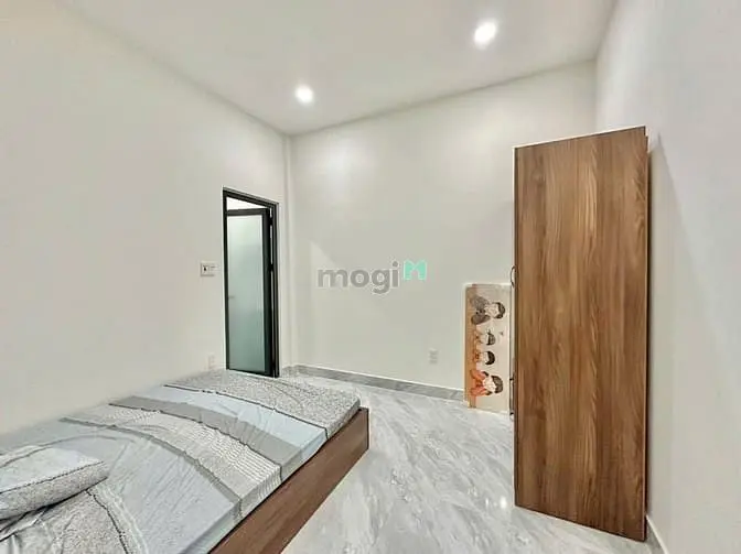 " Nhà Mới Xây Khu Dĩ An - Rộng 108M2 - Có Sân Riêng - Gần Chợ Dĩ An "