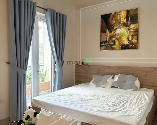 Bán Biệt Thự Giữa Lòng Q1 - Ngang 6,4X18M-4 Tầng - Ngay Cv Lê Văn Tám