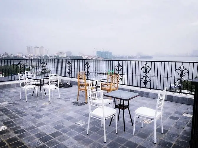 Căn Hộ 1K1N Ban Công, Sân Thượng View Hồ Full Nội Thất Lạc Long Quân