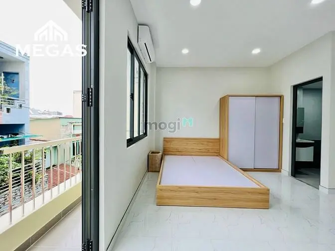 Phòng Giá Rẻ-Full Nội Thất- Bancol Cửa Sổ Lớn - Ngay Bến Xe Miền Đông