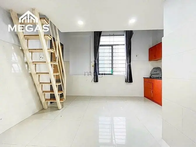 Gác- Cửa Sổ Thoáng Full Nội Thất Sát Bên Đh Hutech, Uef, Hàng Xanh