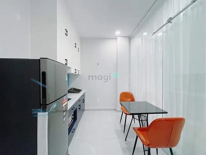 Căn Hộ Cho Thuê Ngay Hàng Xanh - Tiện Đi Quận 1 - Ngay Huỳnh Mẫn Đạt