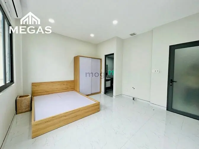 Phòng Giá Rẻ-Full Nội Thất- Bancol Cửa Sổ Lớn - Ngay Bến Xe Miền Đông