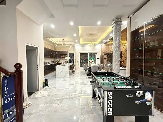 Bán Biệt Thự Giữa Lòng Q1 - Ngang 6,4X18M-4 Tầng - Ngay Cv Lê Văn Tám