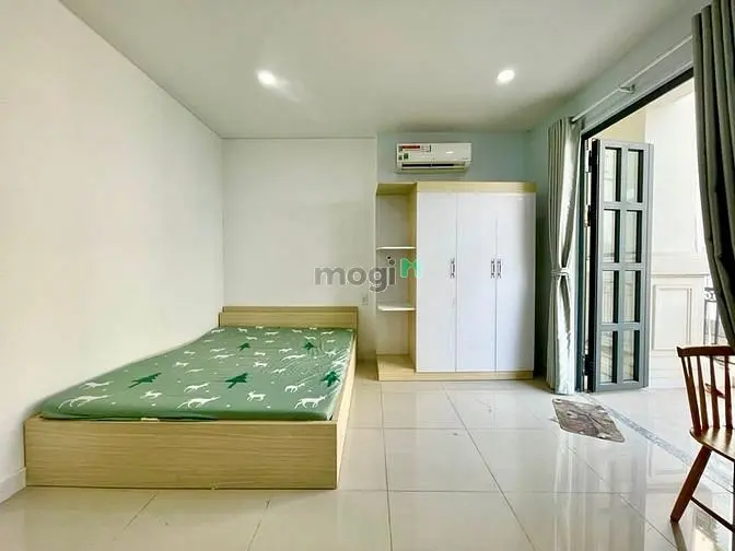 Căn Hộ Studio Full Nội Thất Mới Toanh - Ngay Hàng Xanh- Sát Bên Hutech