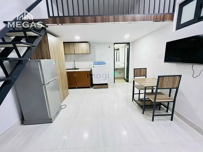 Phòng Có Gác- Giá Rẻ - Ngay Ngả Tư Hàng Xanh -