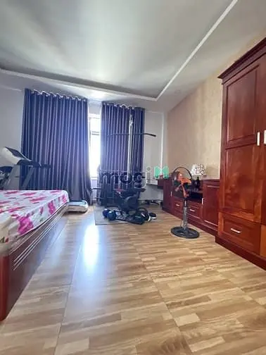 Siêu Phẩm 4 Tầng – Q.7– Ngay Chợ Kinh Doanh Sầm Uât – Nhà Đẹp Ở Ngay