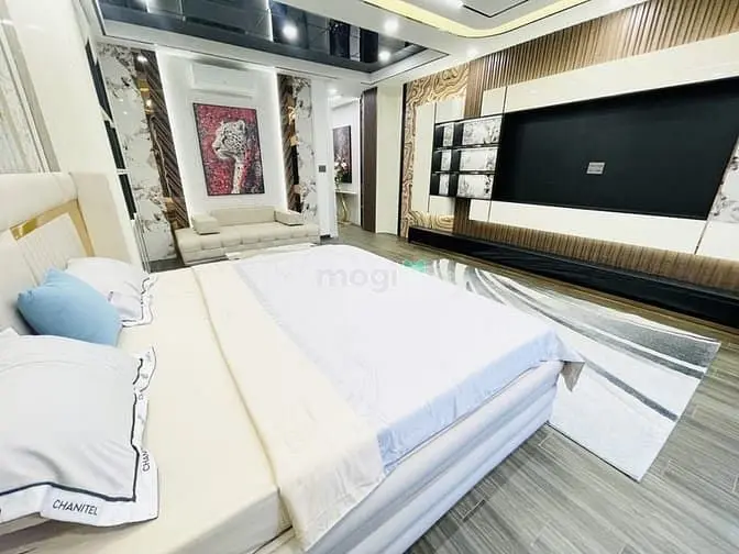 Nhà Đẹp Mới Xây Có Thang Máy – Nội Thất Cao Cấp – Xe Hơi Ngủ Trong Nhà